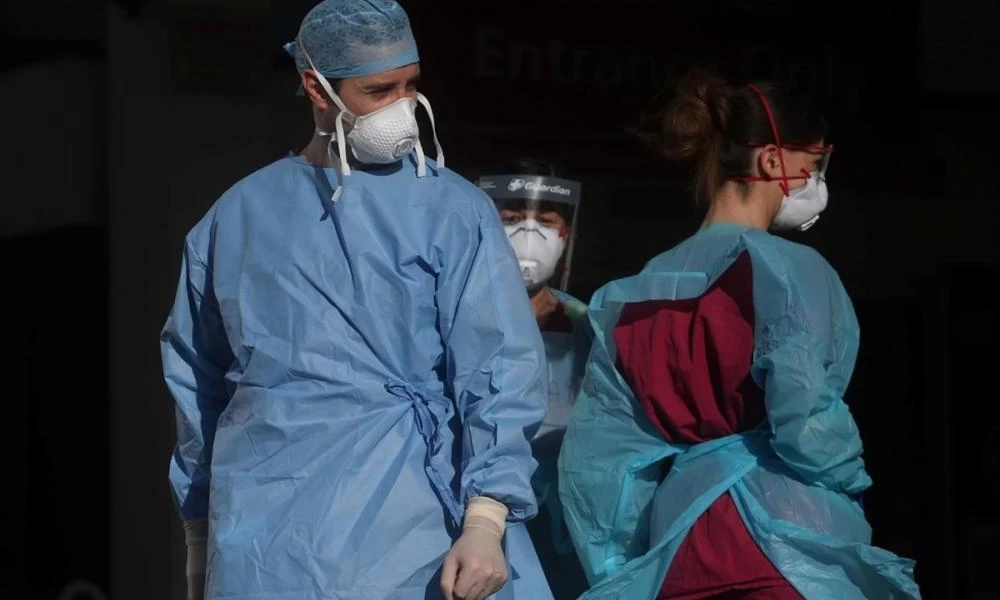 Αγγλία: Ανεβαίνει η λίστα των νεκρών με 1300 νέους θανάτους